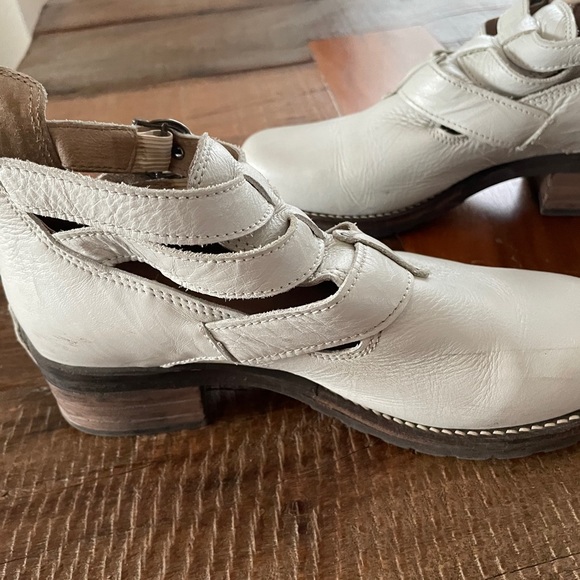 Ladies shoes - Picture 2 of 4